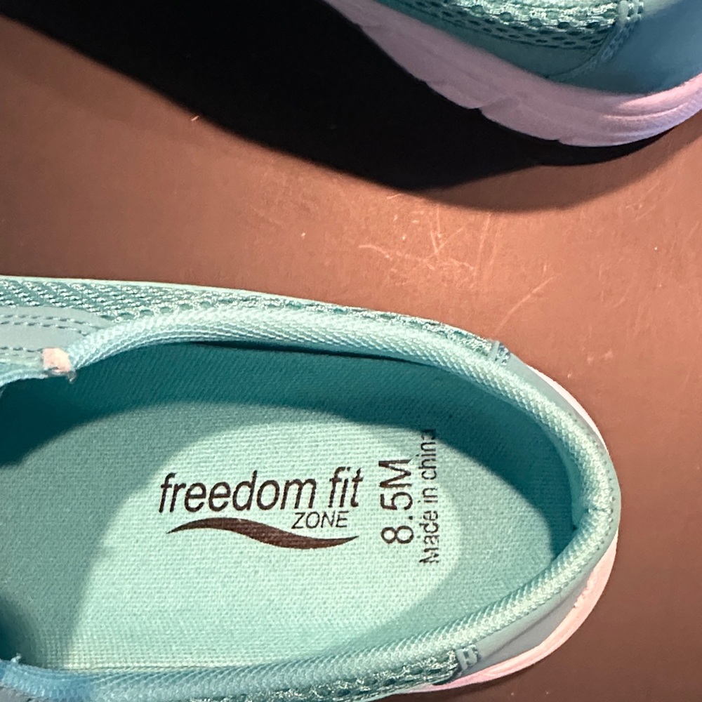 Source Unknown Teal Slip-On Walking Sneakers - image 2